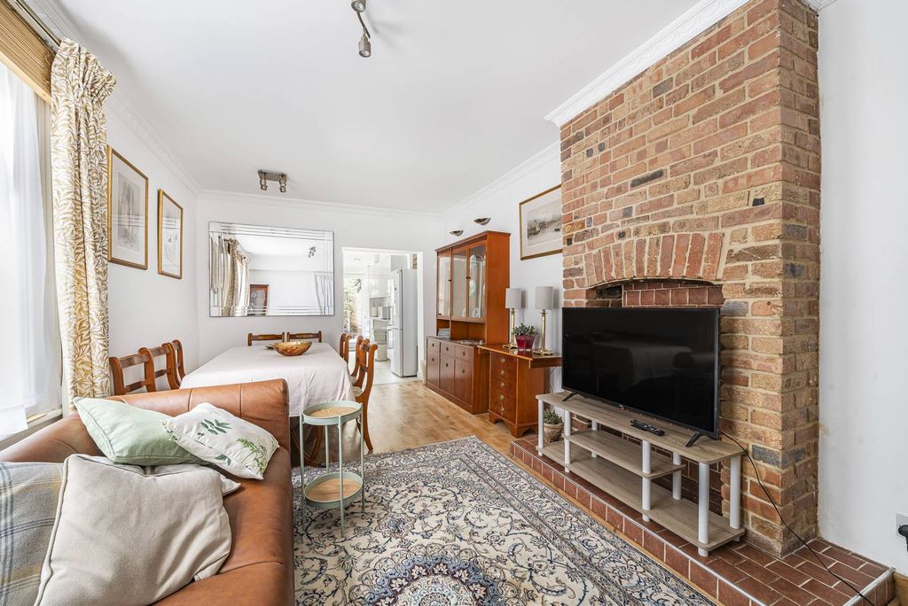 Property photo 1 of 8