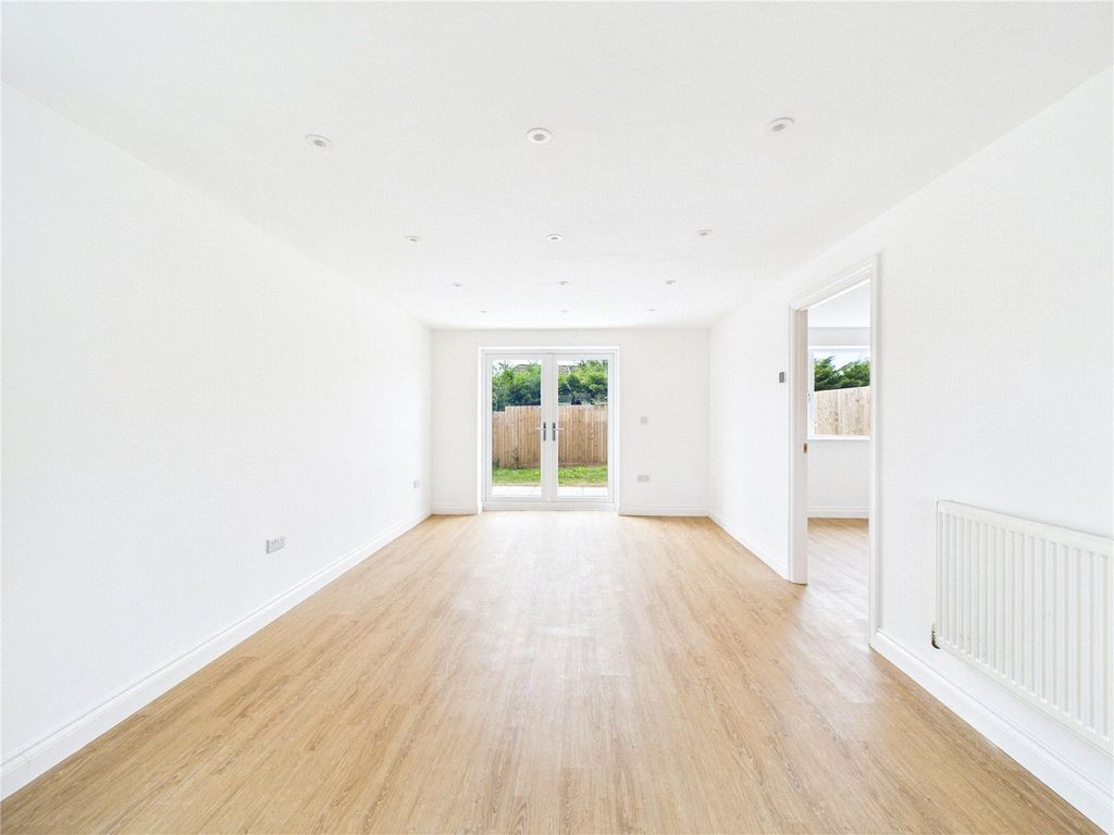 Property photo 3 of 11 Picture No. 16