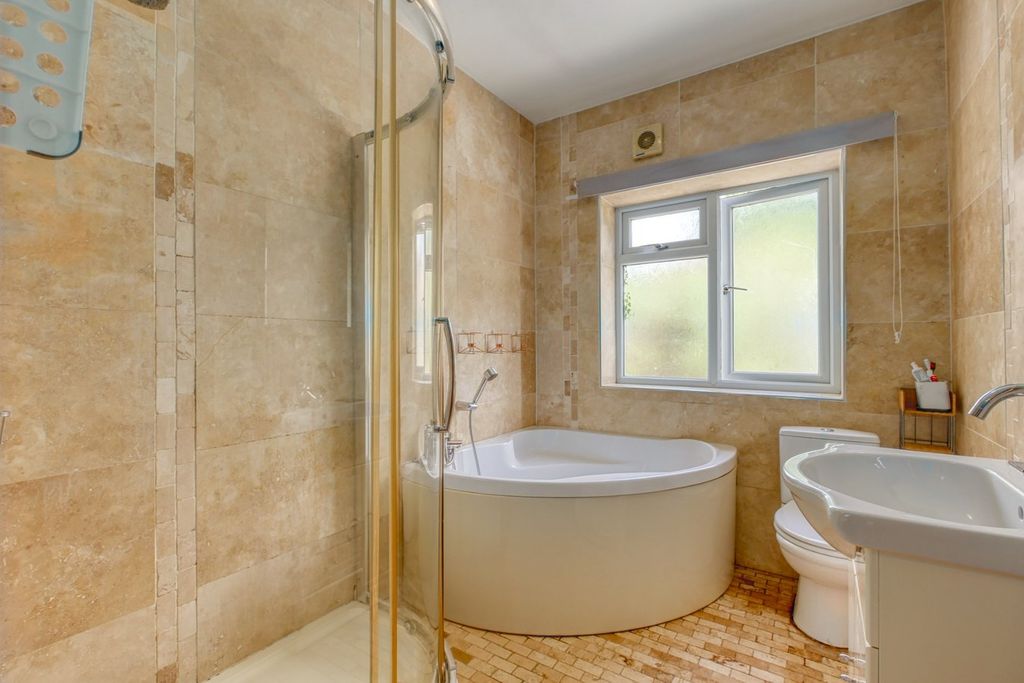 Additional image 17 of 5 bed detached bungalow for saleHempstead Lane, Hailsham BN27