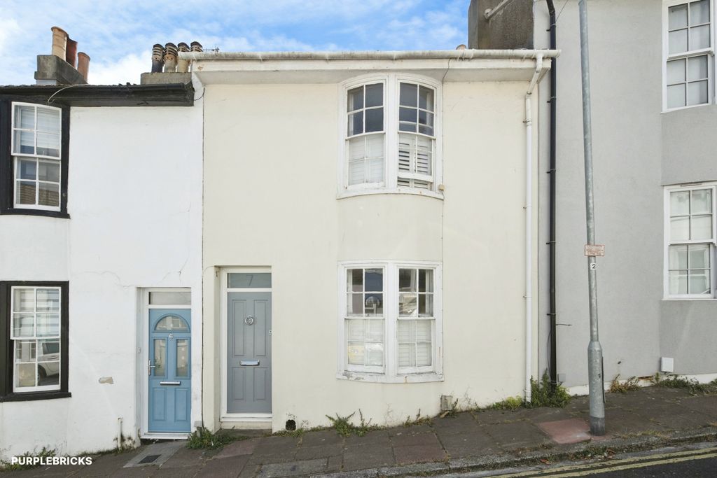 Property photo 2 of 18