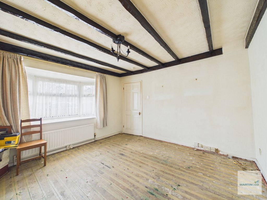 Property photo 3 of 14 Cam03394G0-Pr0467-Still005