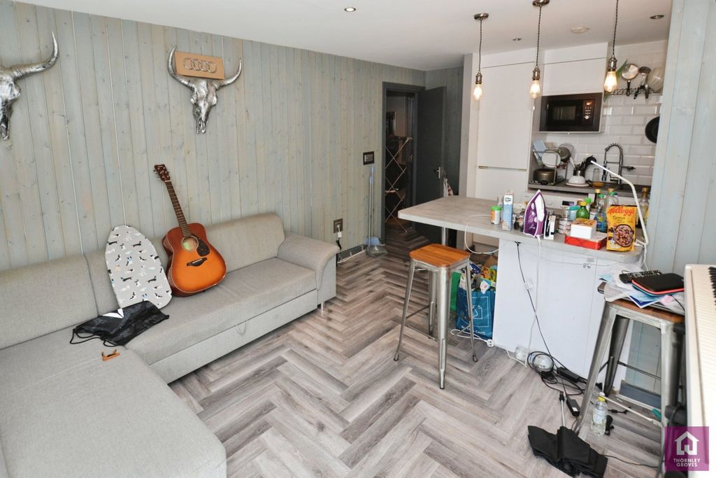 Property photo 3 of 11 Picture No. 33