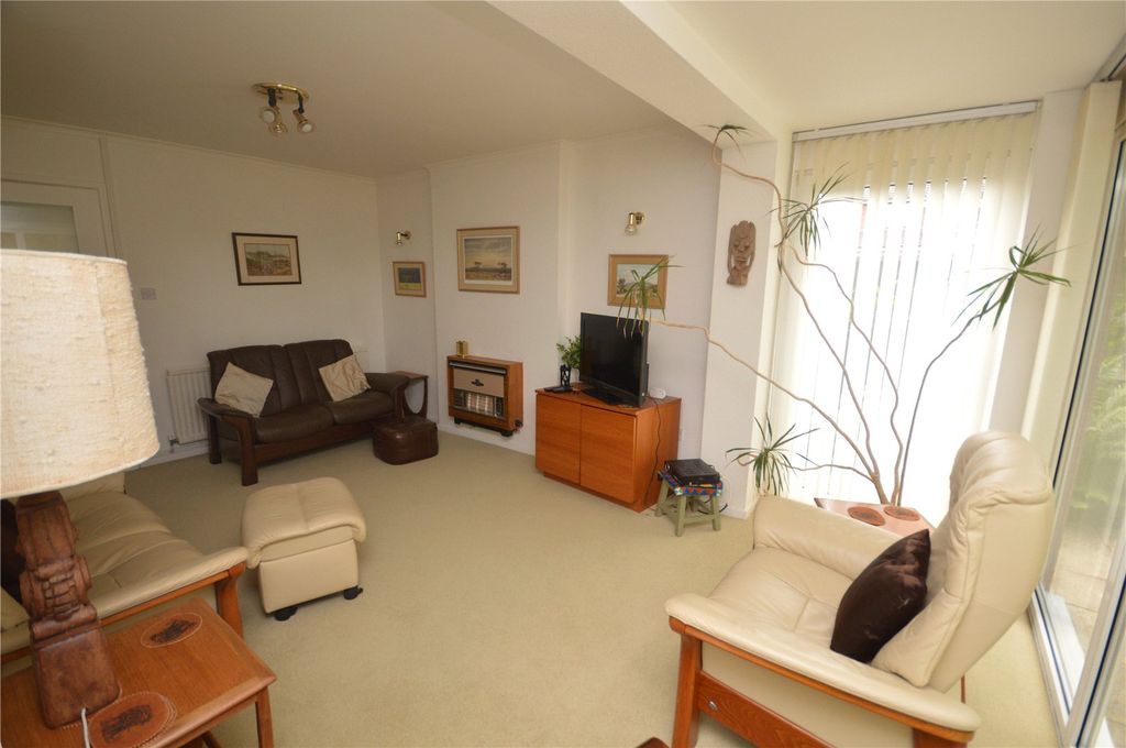 Property photo 2 of 14 Living Room