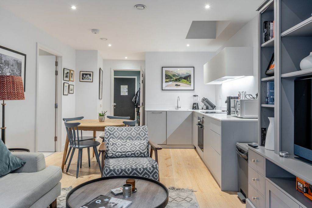 Property photo 2 of 16 Picture No. 01