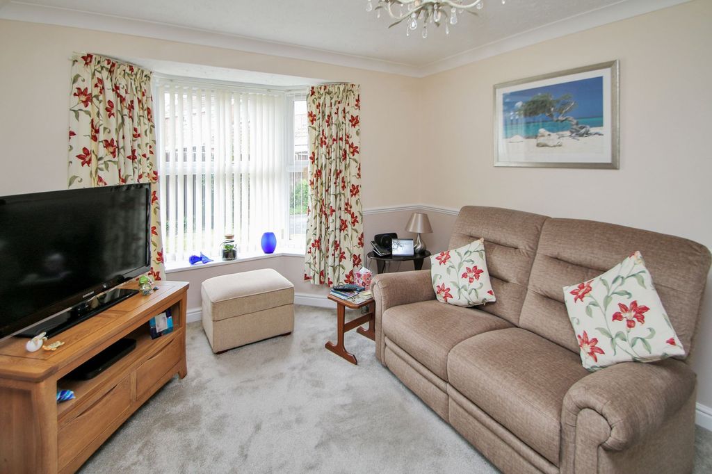 Property photo 3 of 17