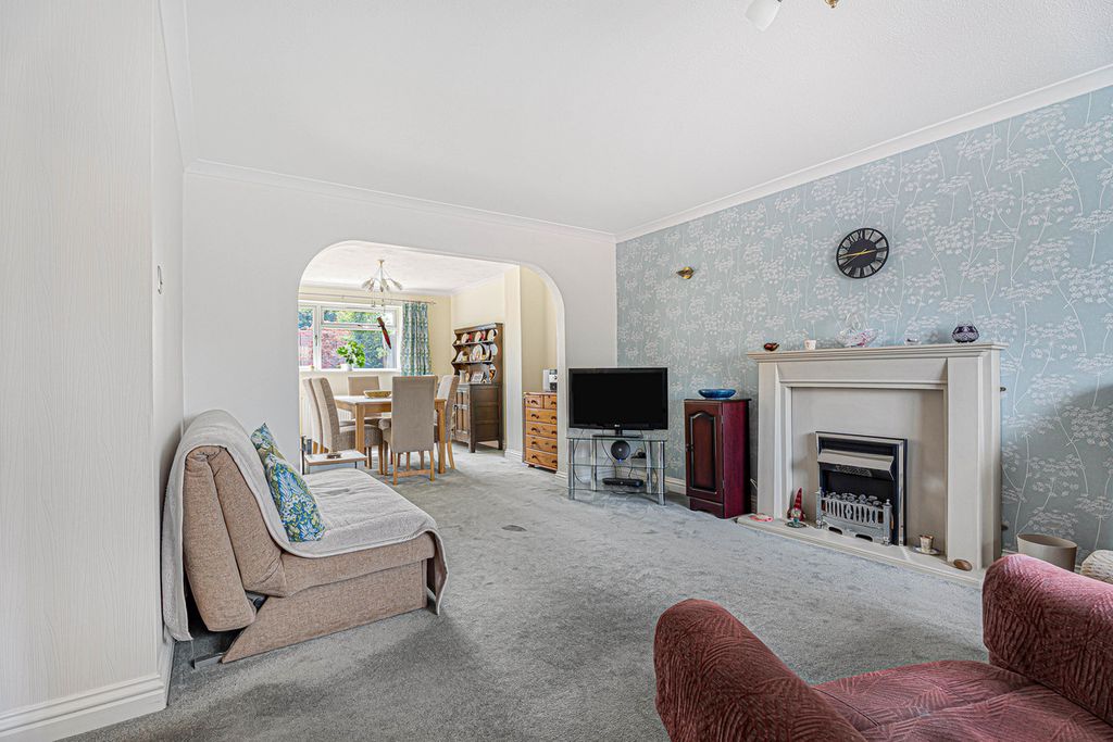 Property photo 2 of 25