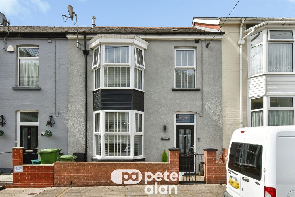 Property photo 1 of 29