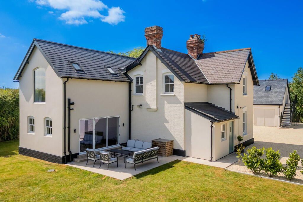 Property photo 2 of 36