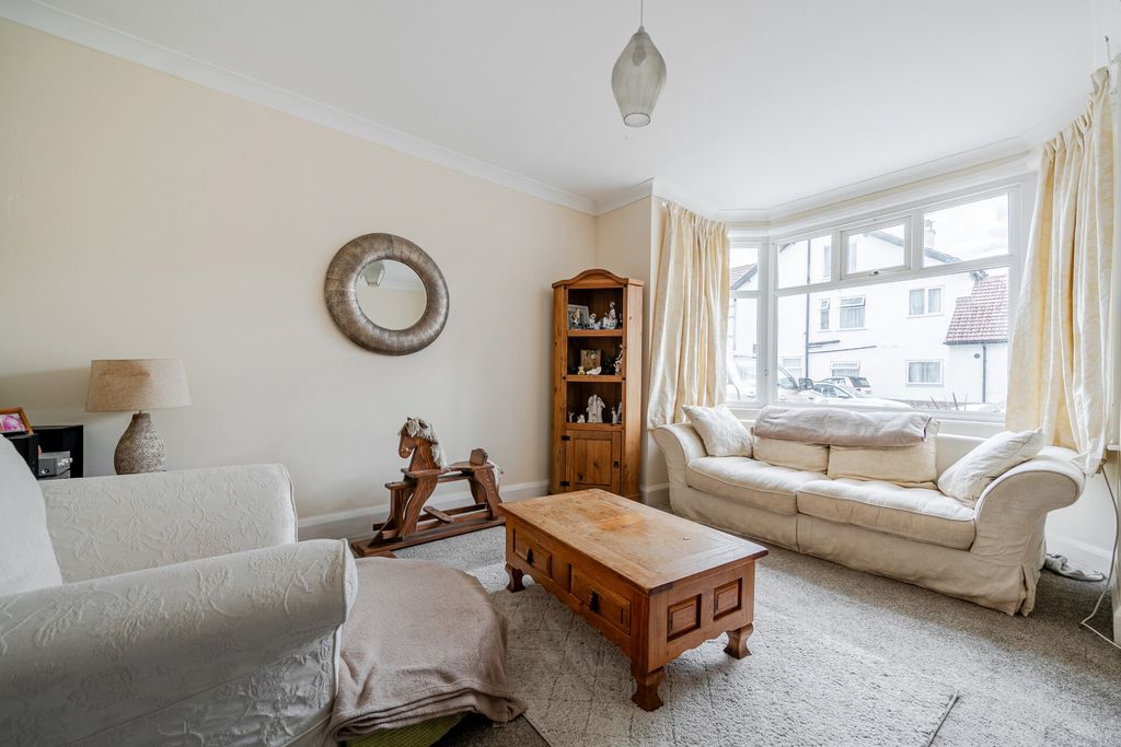 Property photo 3 of 25 1516201-19-1A0910...