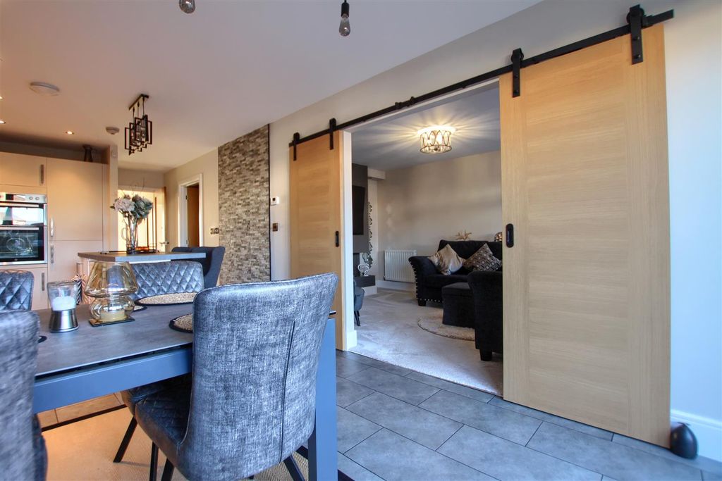 Property photo 3 of 17 Pv4.Jpg