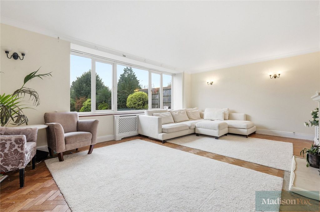 Property photo 2 of 38 Picture No. 10