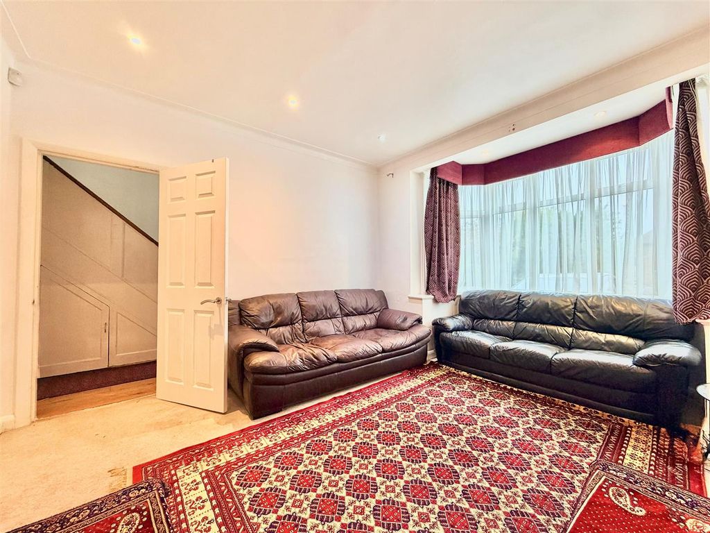 Property photo 2 of 11 Whatsapp Image 2025-10-14 At 15.39.48_371F84F8.Jpg