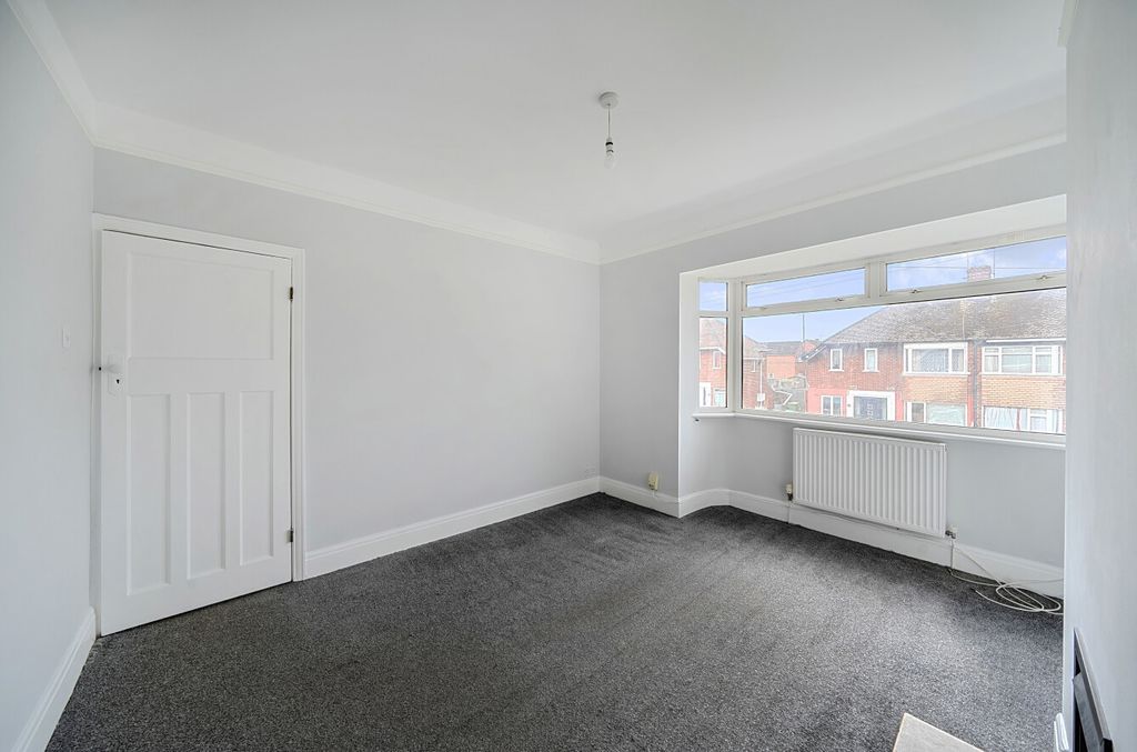 Property photo 3 of 20 Living/Dining Room