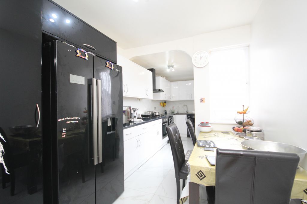 Property photo 2 of 8 Gallery