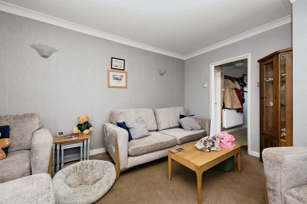 Property photo 2 of 22