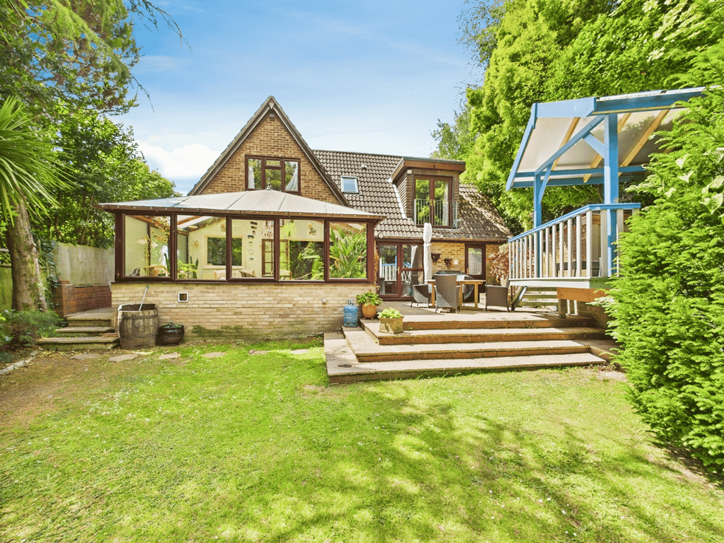 Property photo 2 of 21