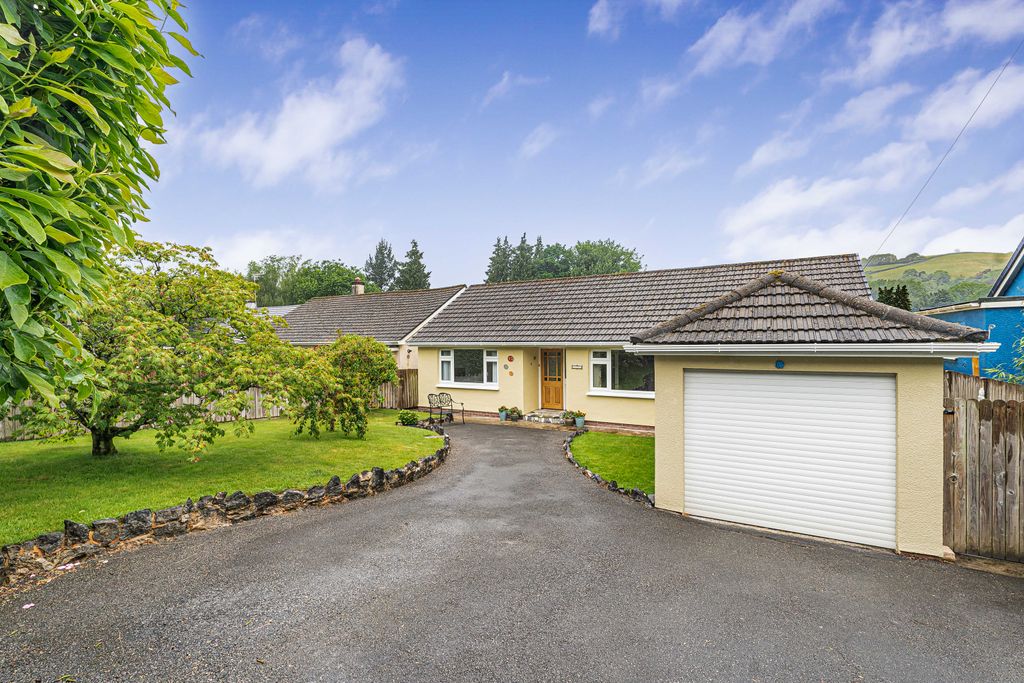 2 bed detached bungalow for saleOld Totnes Road, Buckfastleigh TQ11