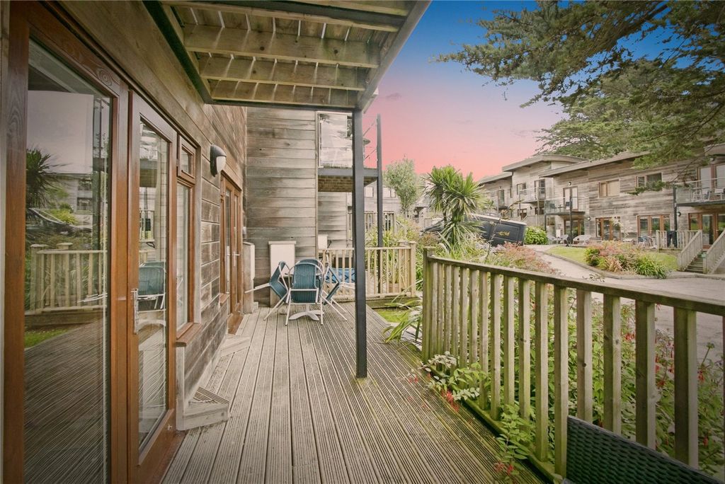 Property photo 3 of 29 Picture No. 32