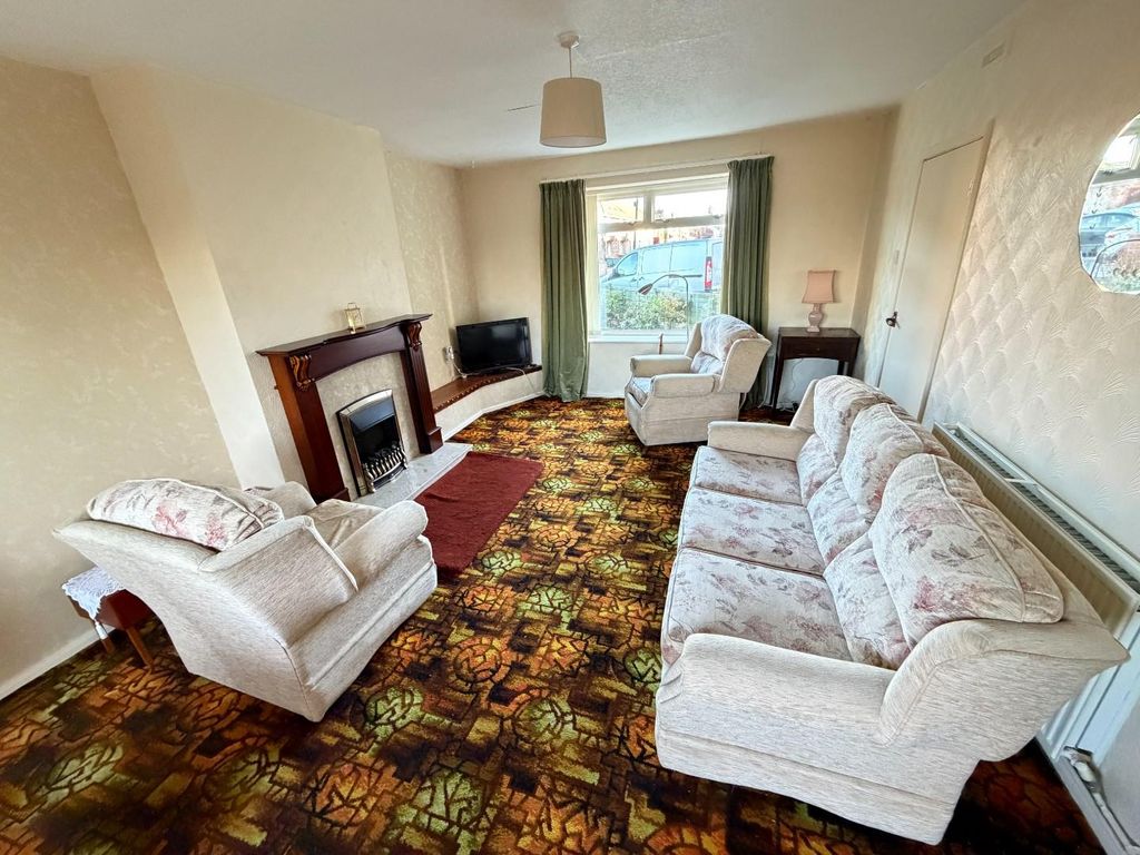 Property photo 3 of 21 Lounge/Dining Room