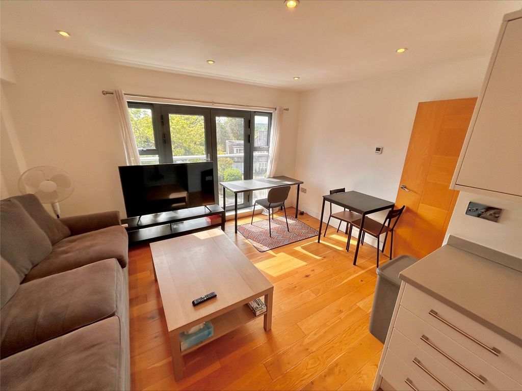Property photo 3 of 9 Picture No. 08