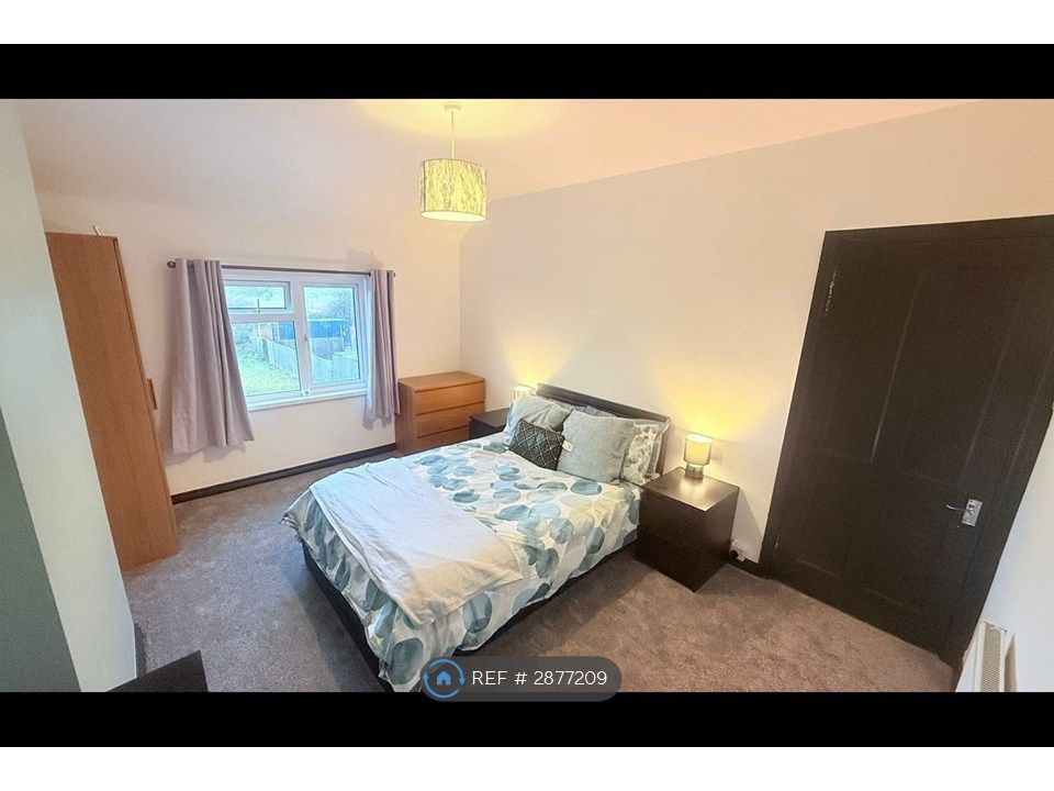 Property photo 1 of 14 Room 2-1st Floor x Large Double, Single Occupant