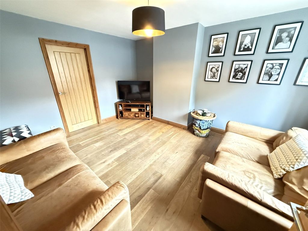 Property photo 3 of 15 Picture No. 08