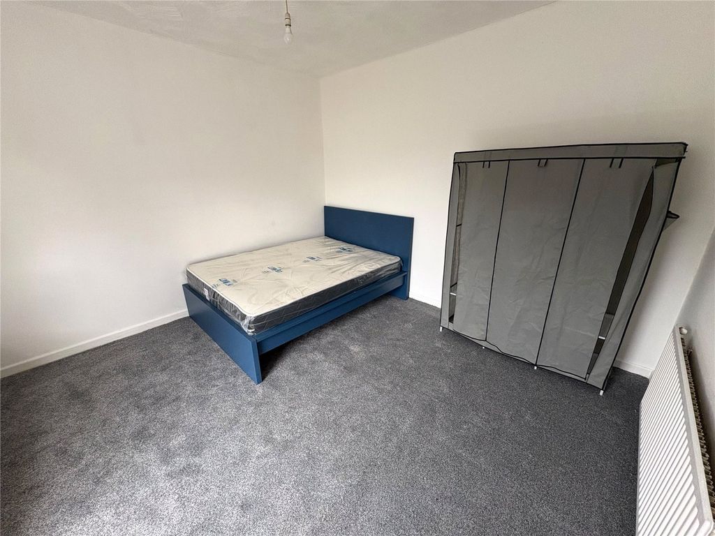 Property photo 2 of 4 Picture No. 04