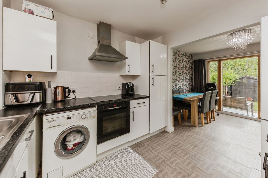 Property photo 3 of 18 Pbox-Img.Jpg