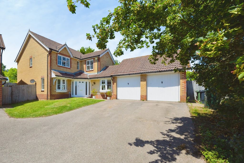 Property photo 1 of 32