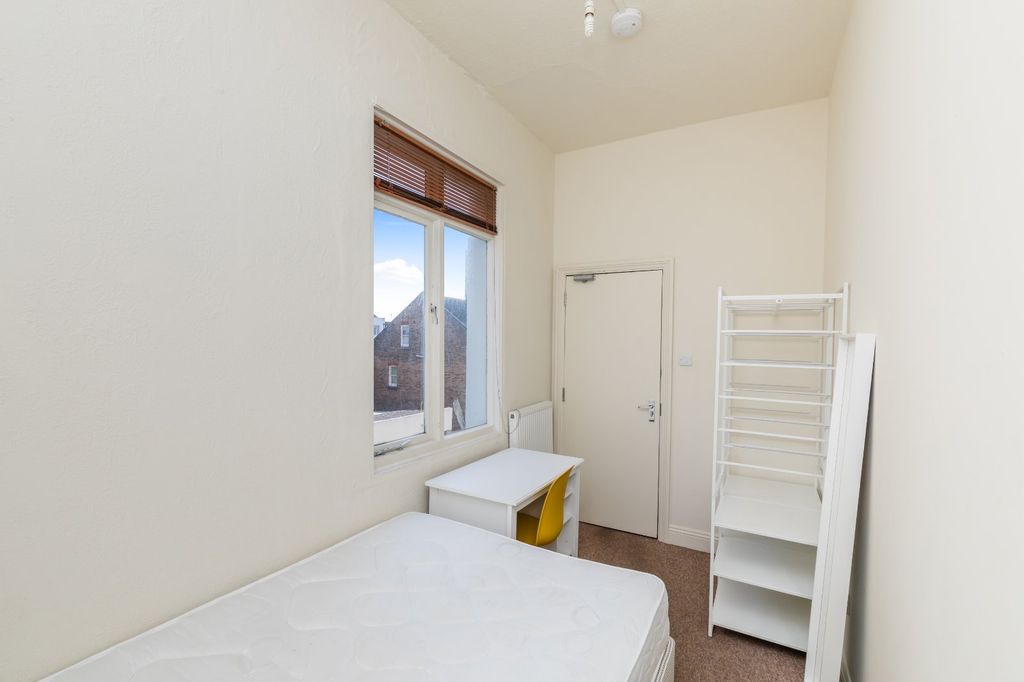 Property photo 3 of 7 Picture No. 09