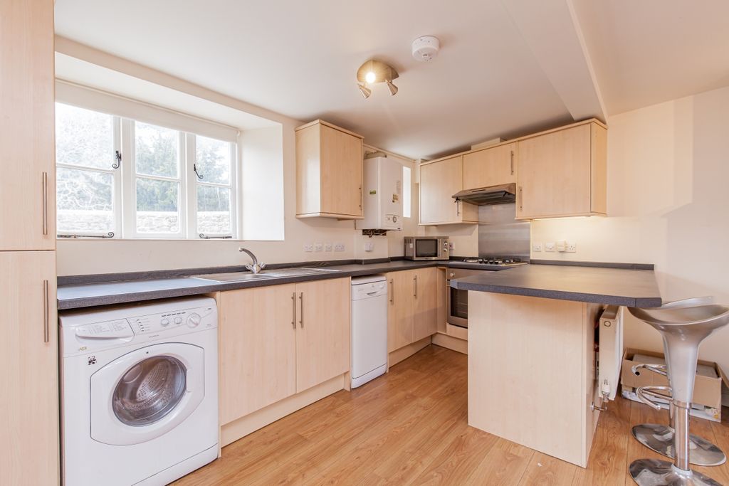 Property photo 2 of 6 158631