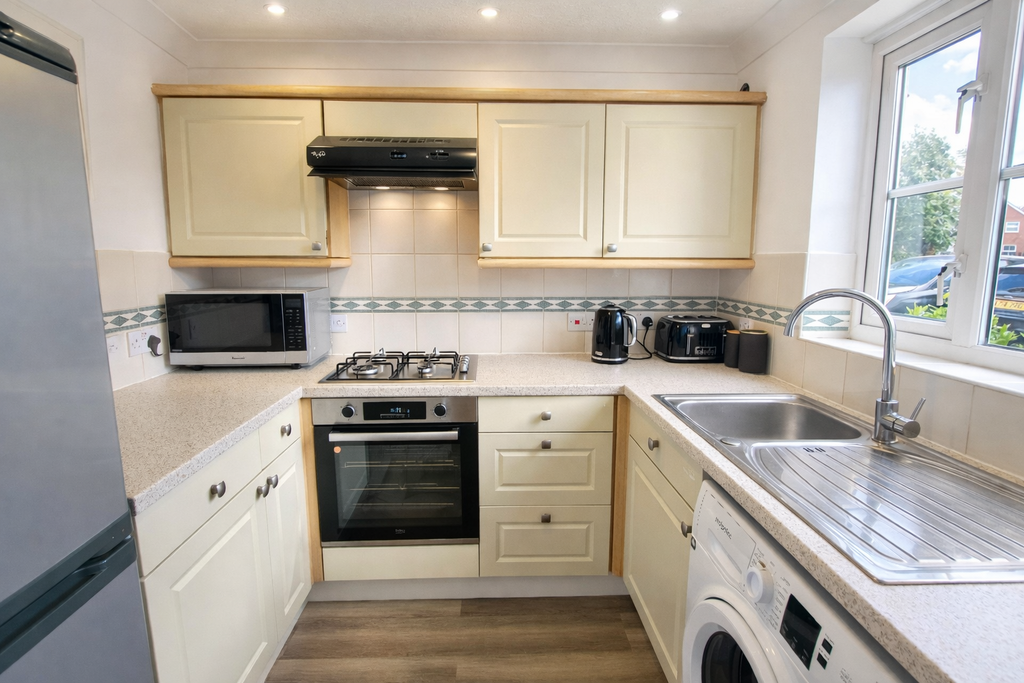 Property photo 2 of 17 Kitchen