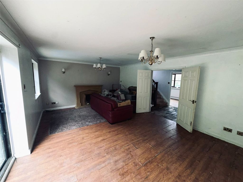 Property photo 2 of 19 Picture No. 16