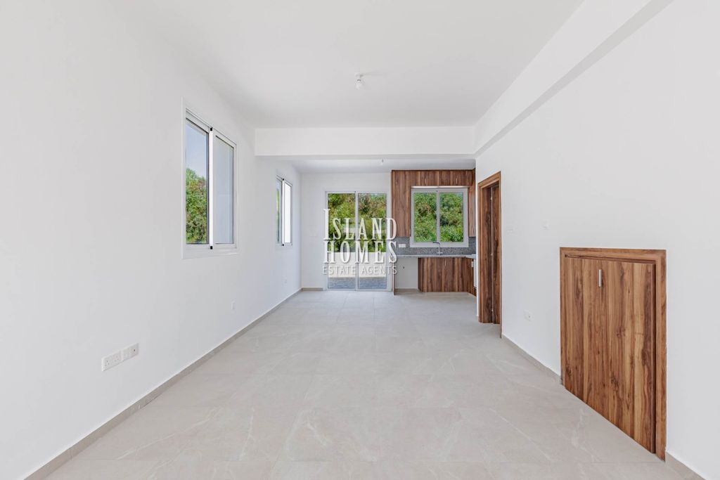 Property photo 3 of 28