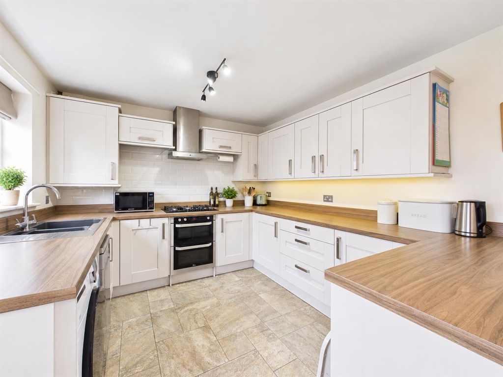 Property photo 2 of 15 Kitchen