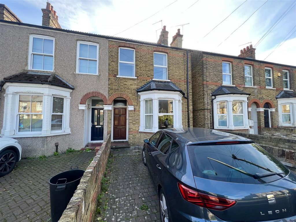 Property photo 1 of 11 External