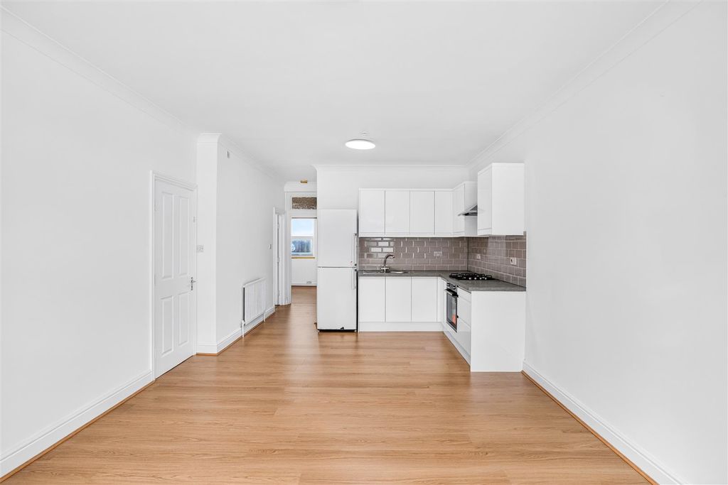 Property photo 2 of 13 3.Jpg