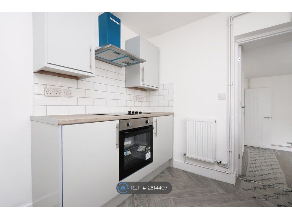 Property photo 3 of 35
