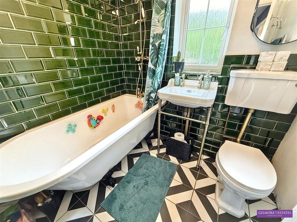 Property photo 3 of 16 Bathroom