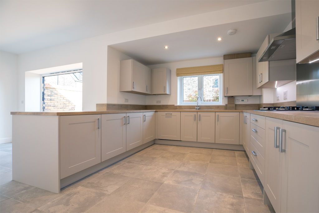 Property photo 3 of 14 Photo 3