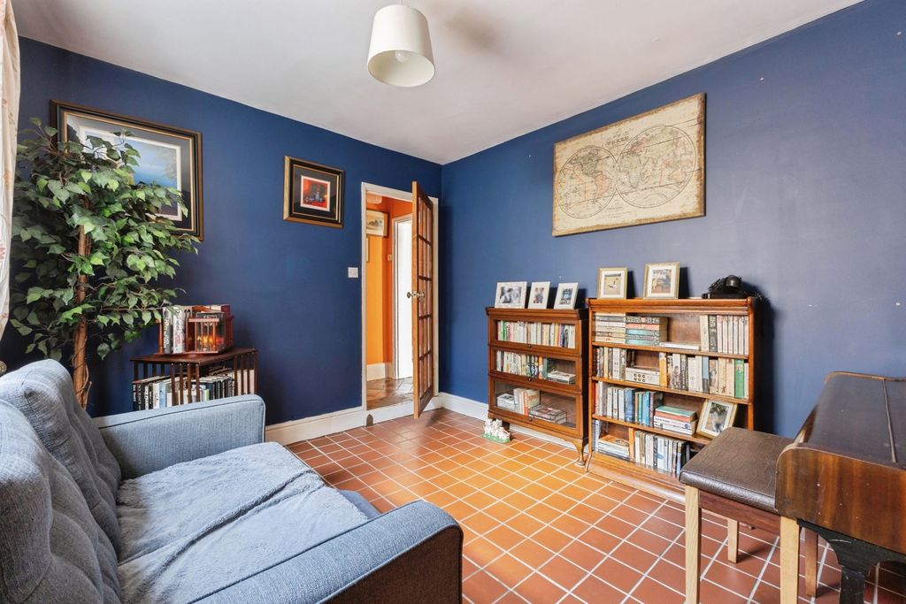 Property photo 3 of 36 Pbox-Img.Jpg