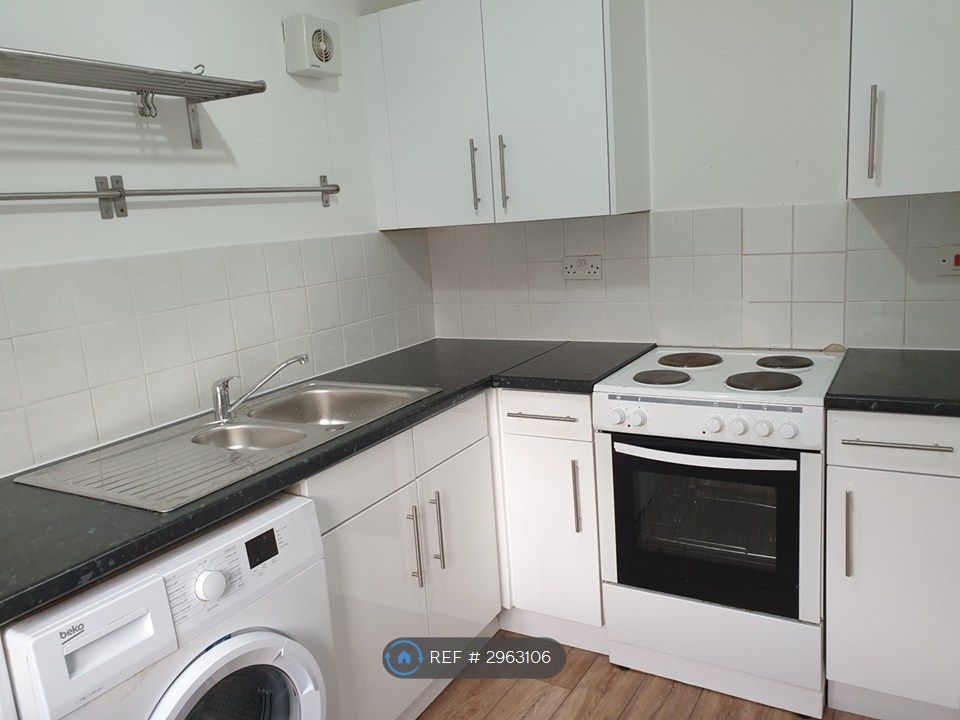 Property photo 2 of 12 Kitchen