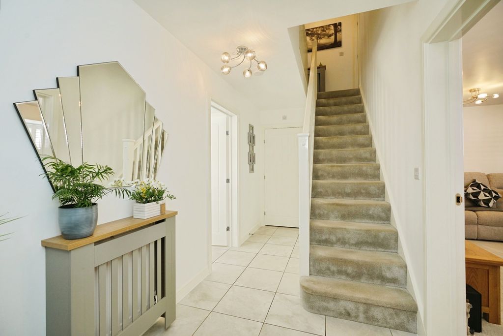 Property photo 2 of 16 Photo