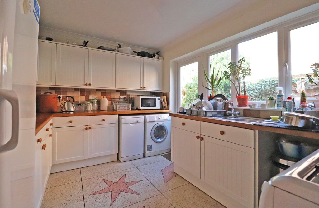 Property photo 3 of 4