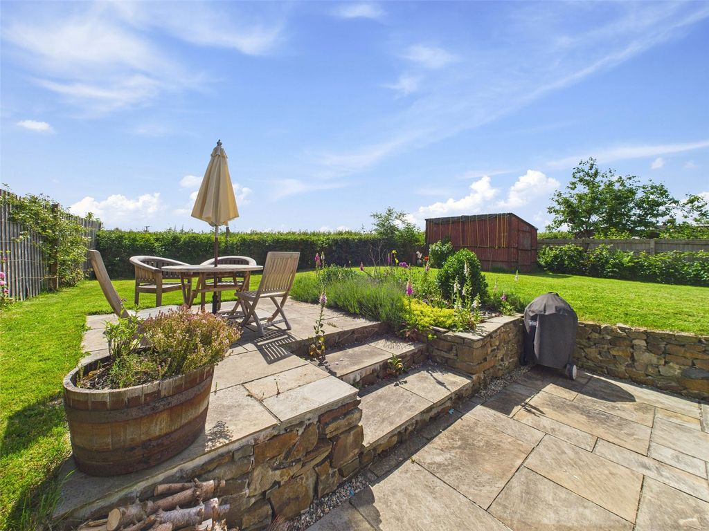 Property photo 2 of 19 Garden