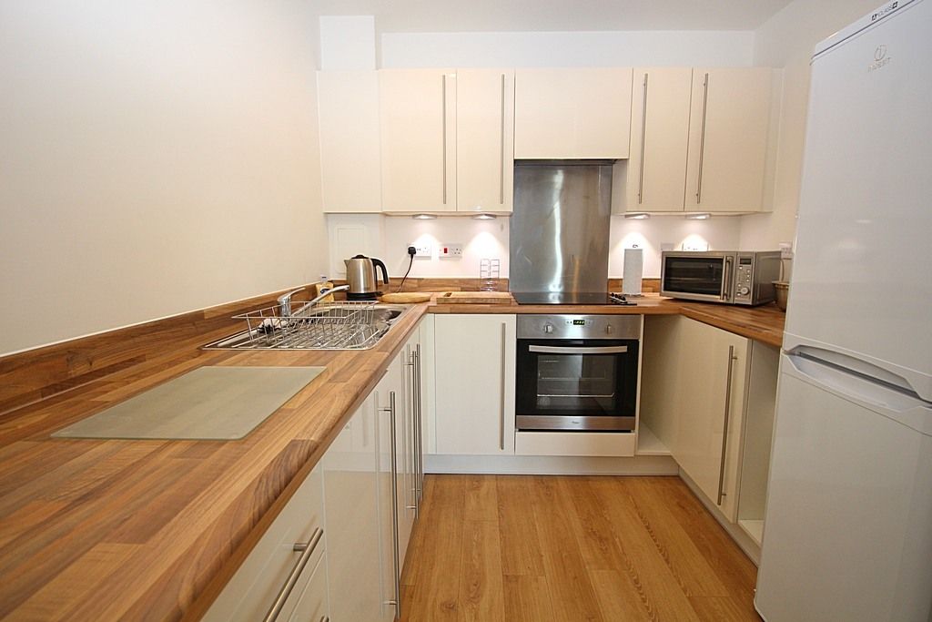 Property photo 1 of 7 Flat For Rent