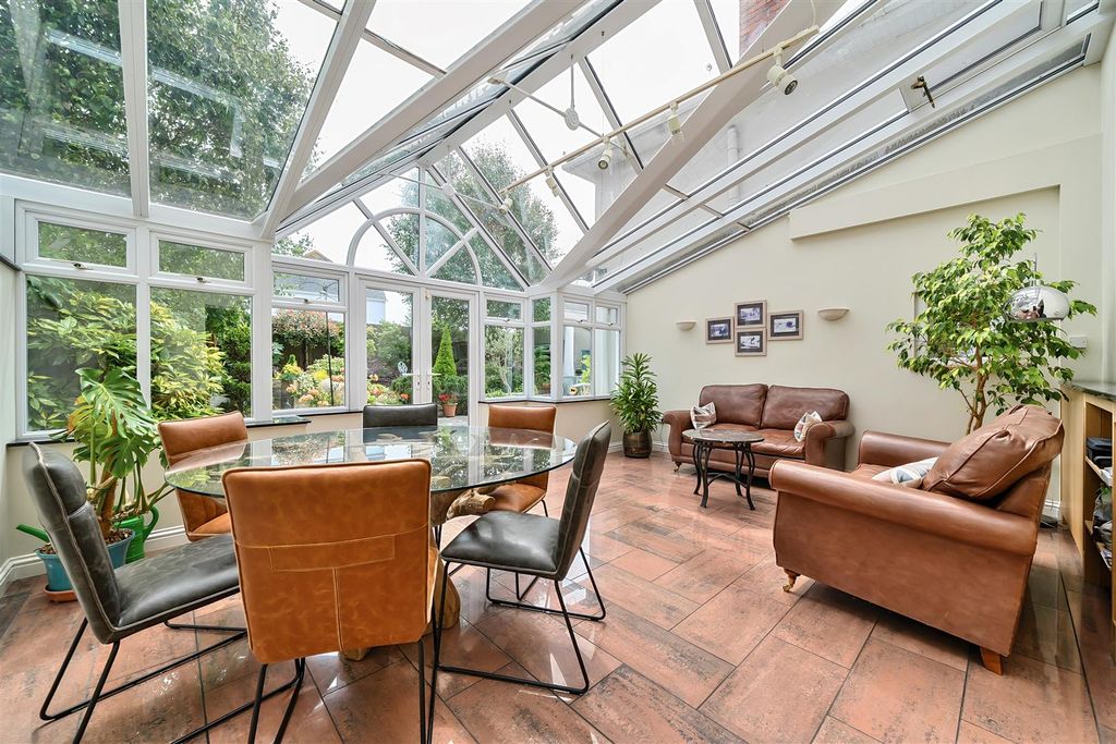 Property photo 3 of 24 Conservatory