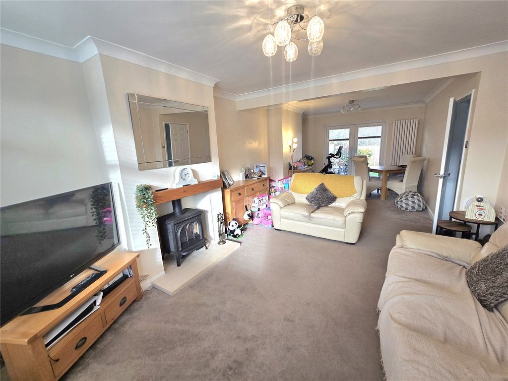 Property photo 2 of 16 Picture No. 11