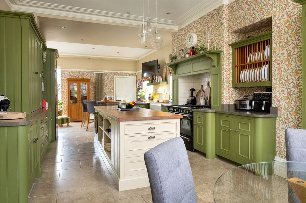 Property photo 2 of 29 Kitchen