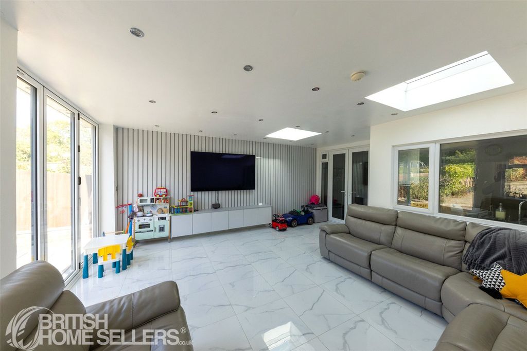 Property photo 3 of 15 Picture No. 03